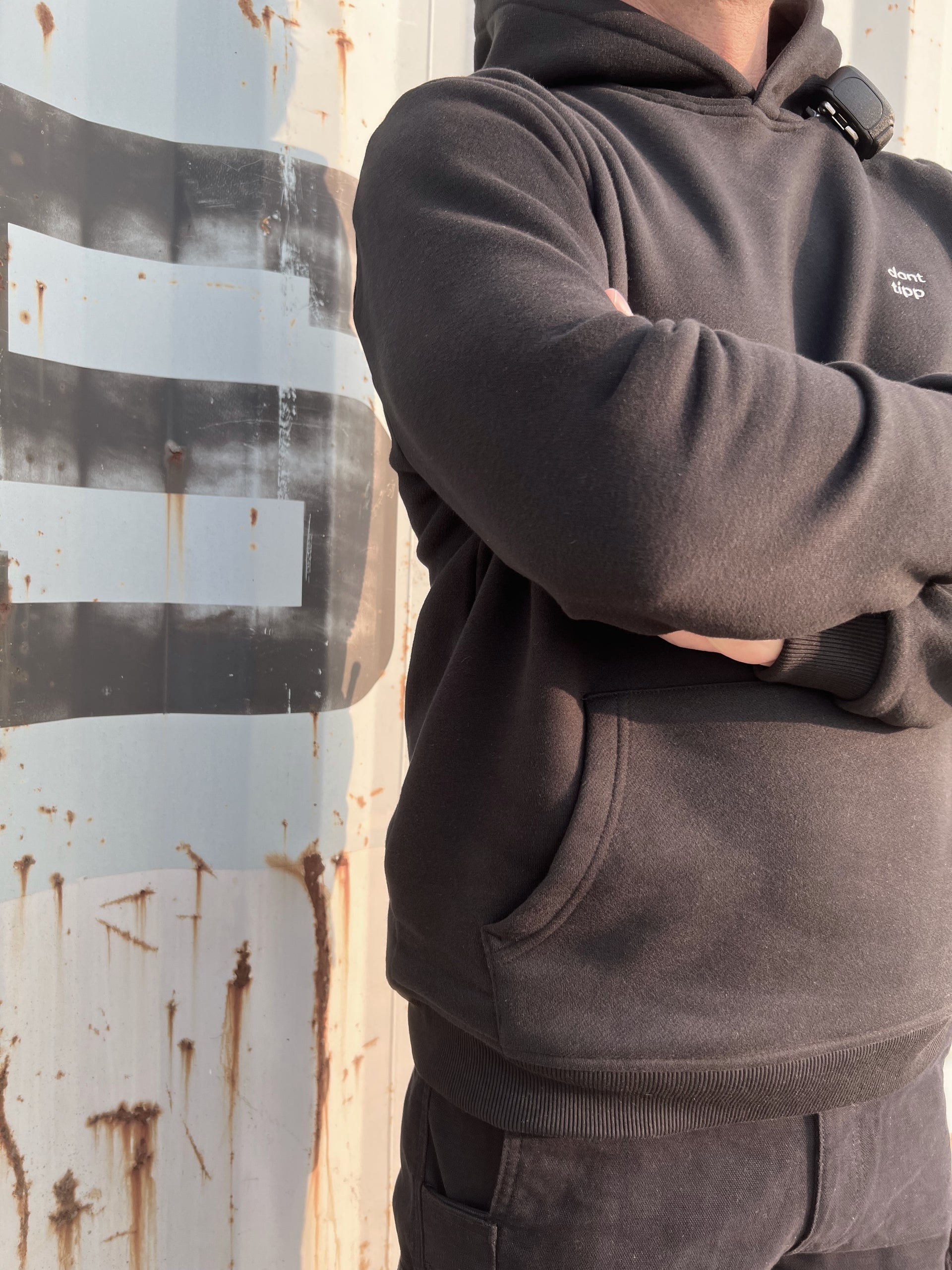 signature hoodie black