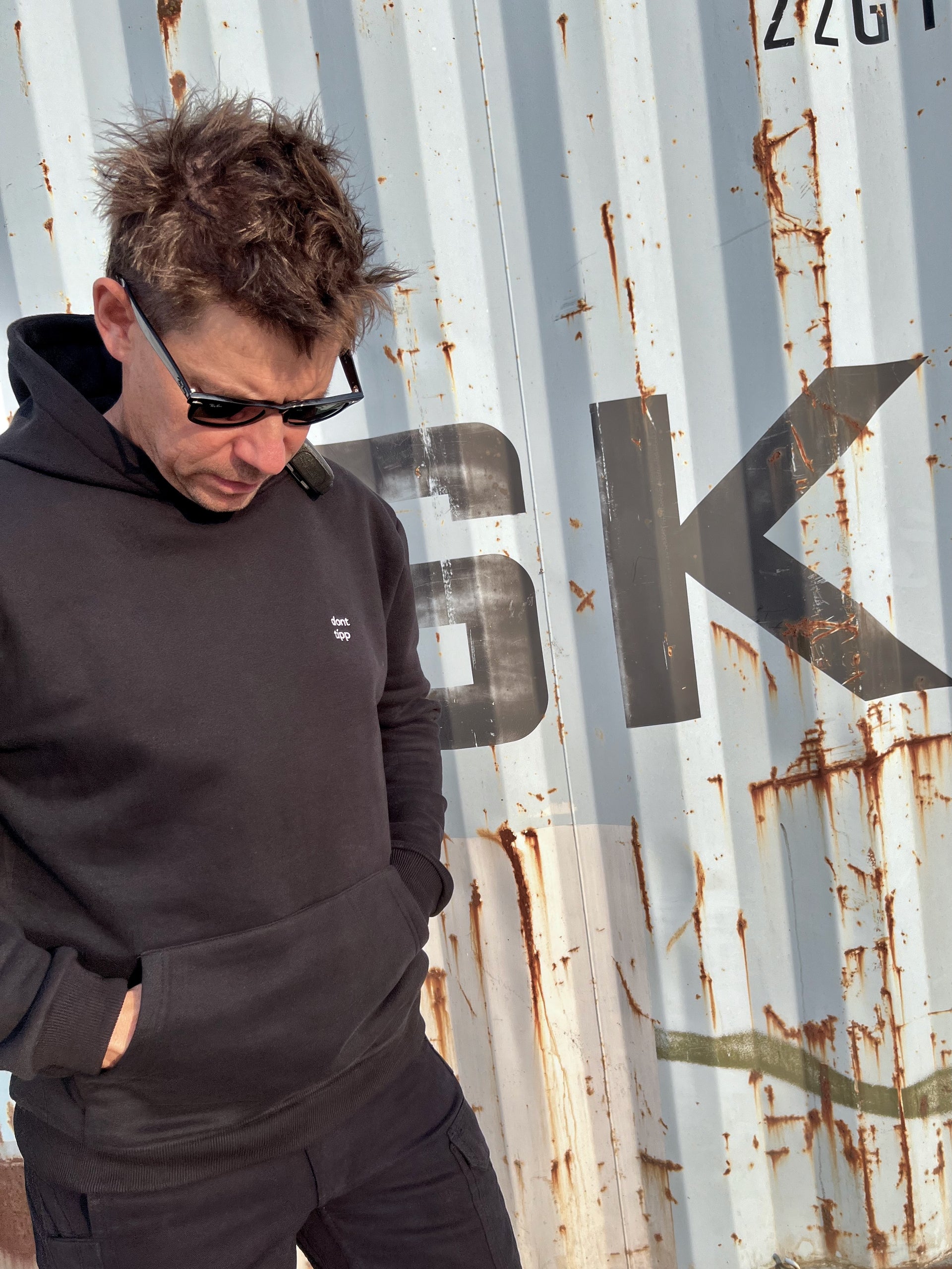 signature hoodie black